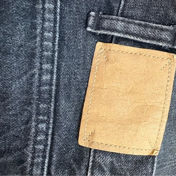 💯 Authentic Celine Wesley jeans in black ice rinse wash denim. - Picture 7 of 9